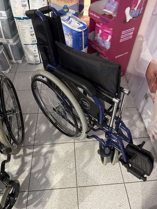 Cadeira de rodas usada