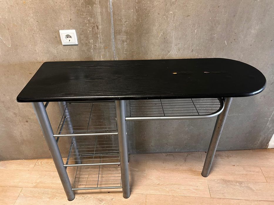 Mesa Alta de Cozinha / Balcão de Bar com Prateleiras