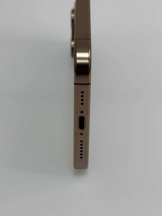 Смартфон Apple iPhone 16 Pro Max 256GB Desert Titanium б\в
