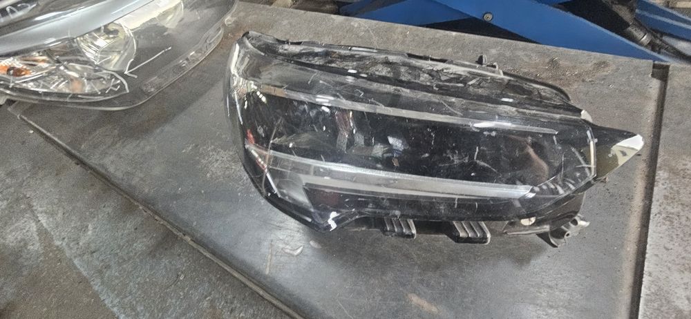Ótica / farol esquerda para OPEL Corsa F
2019 - 2026