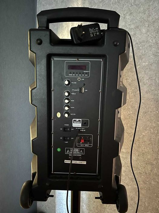 портативна акустична система з радіомікрофоном(колонка акумуляторна)