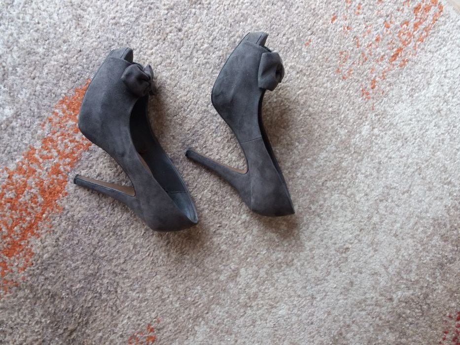 Sapato Cor Cinza Rato by Zara