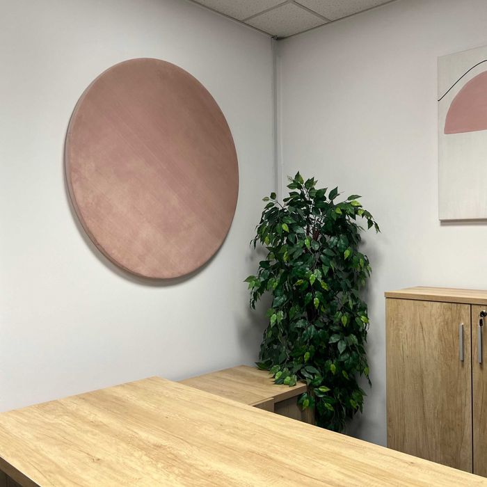 Panel tapicerowany akustyczny na ścianę okrągły 120 cm pudrowy róż mdd