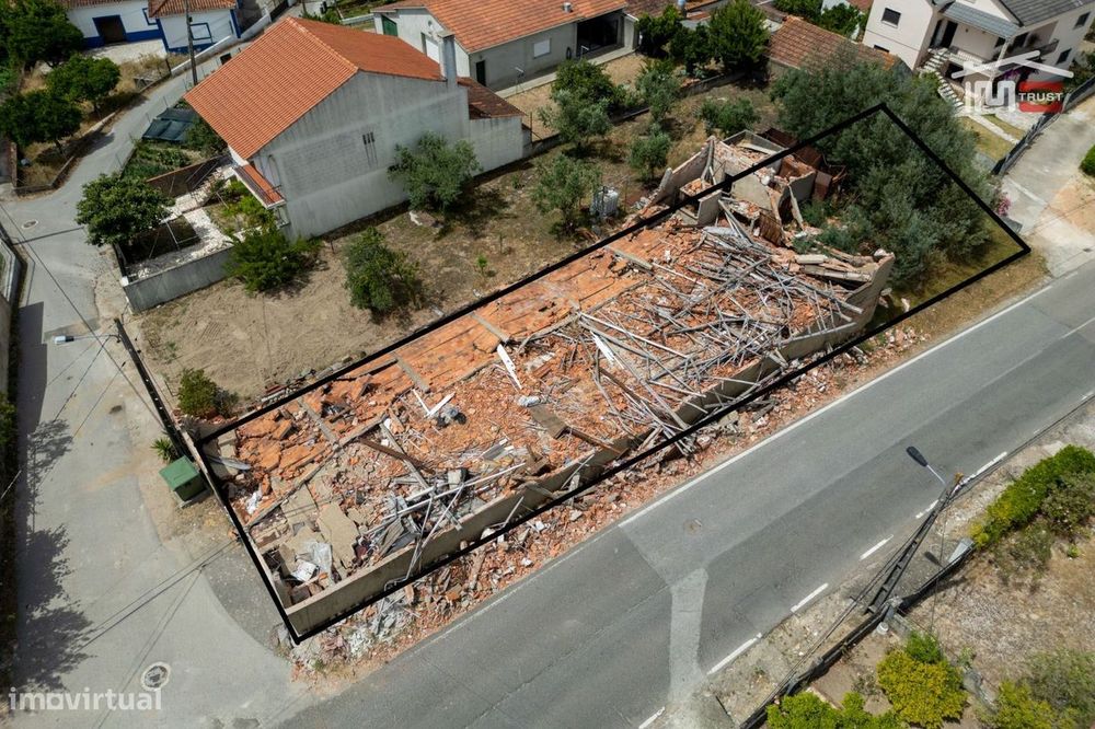 Armazém para reconstrução em Alburitel  Ourém