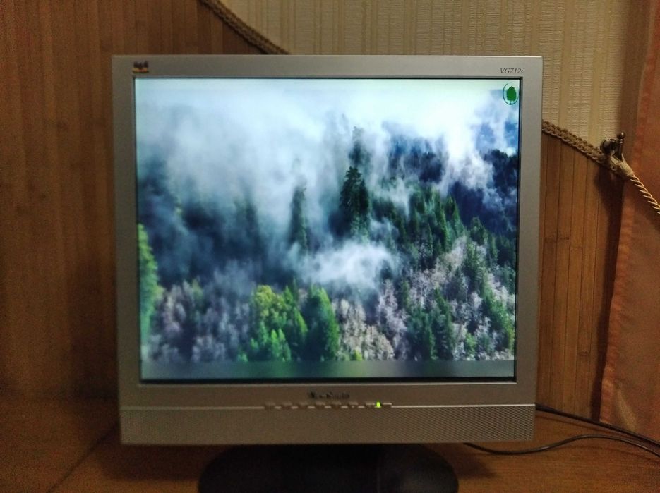 Телевізор -монітор ViewSonic 17 дюймів від 12вольт