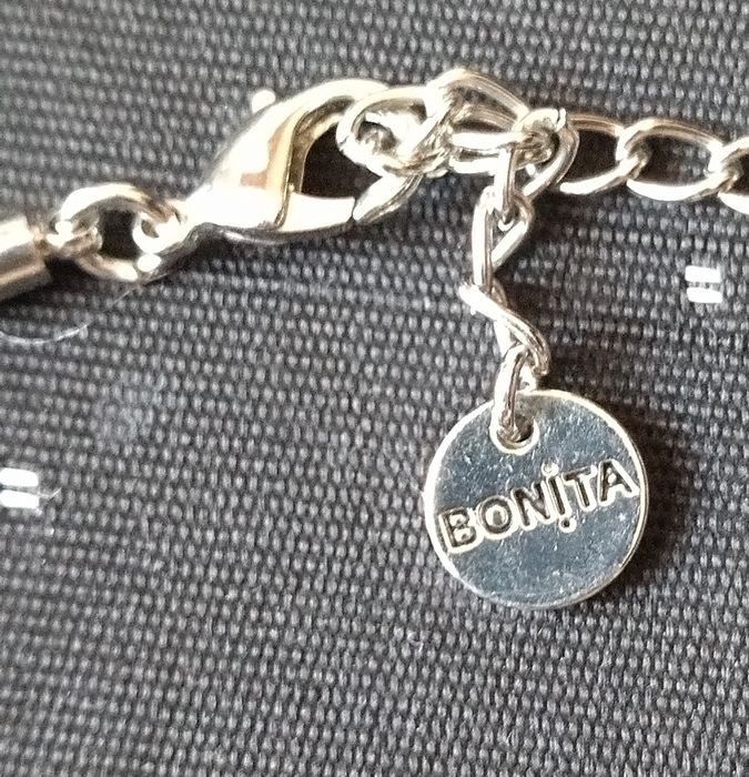 Колье от различных производителей. Цена за шт.