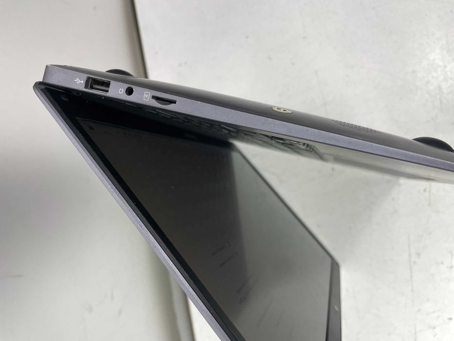 Ноутбук Prestigio 14" батарея 10 часов, вес 1.3кг