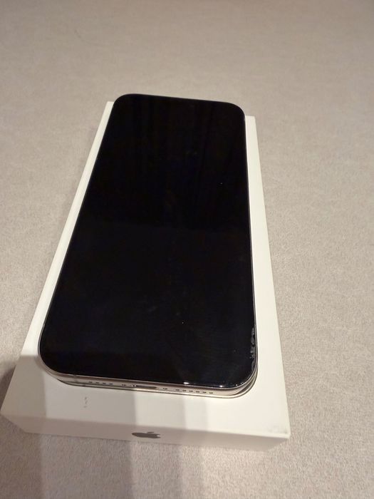 Smartfon Apple iPhone  używany 15 Pro Max 8 GB / 256 GB 5G eSIM szary