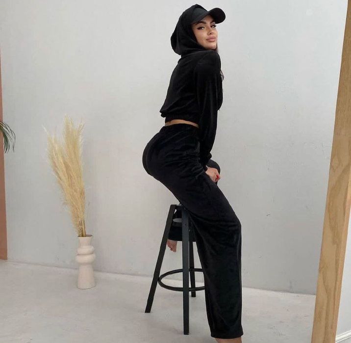 Костюм велюровий жіночий чорний
