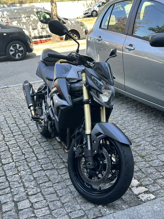 Suzuki GSR 750 … som brutal