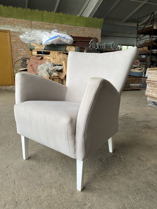 Крісла та стільці