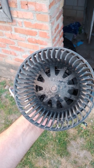 Продам вентилятор пієчки Пежо 307