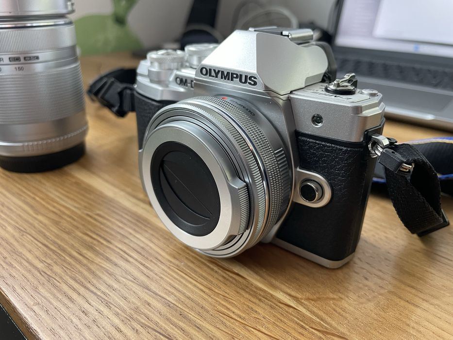 Aparat Olympus E-M10 III
