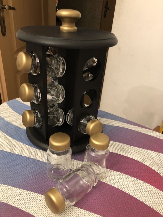 Organizer na 12 przypraw