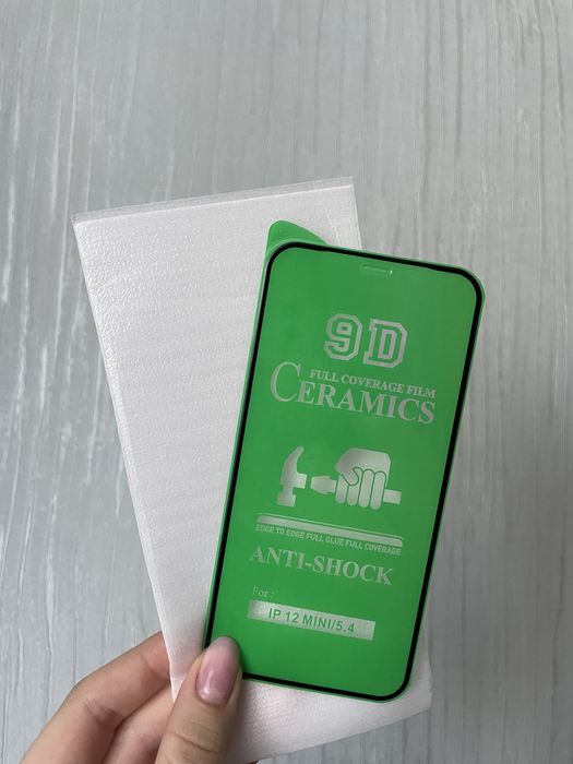 Захисна плівка на Iphone 12 mini