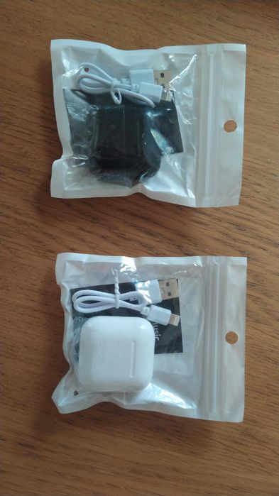 Phones Bluetooth TWS PRO 4 NOVOS (Branco/Preto)