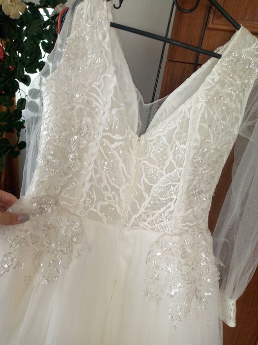 Продам весільну сукню