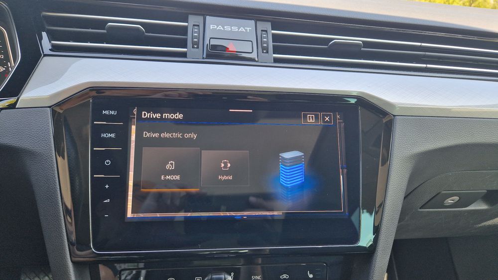 VW Passat Variant PHEV GTE 2021 com 56000km em excelente estado. IVA dedutível.