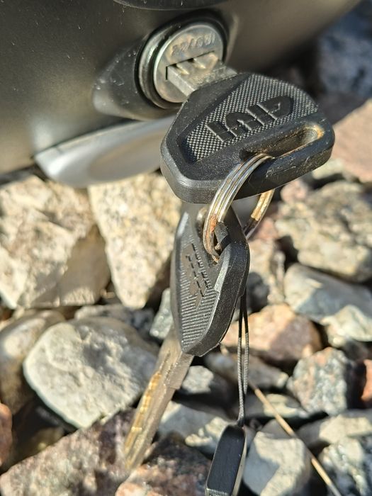 Kufer centralny Givi V40NT Tech Monokey 40L - V40NT