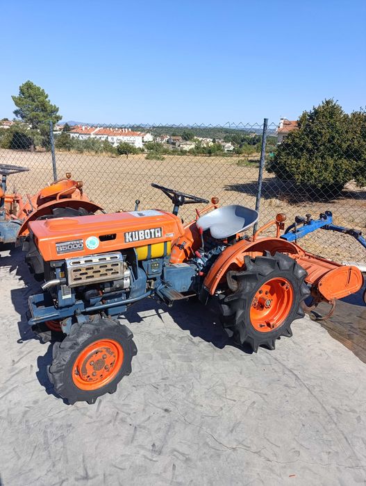 Kubota B5000, 4x4, com frese
