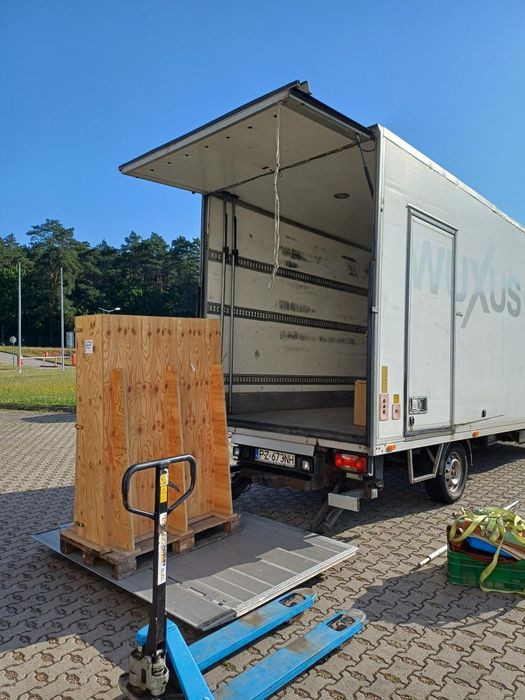 Przeprowadzki Transport Toruń Auto z Winda Firma Przeprowadzkowa