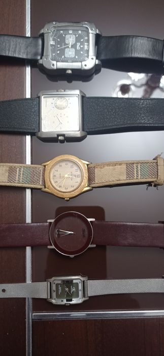 5 relojos todos a funcionar