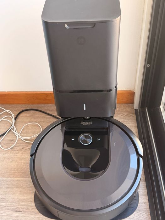 iRobot Roomba i7+