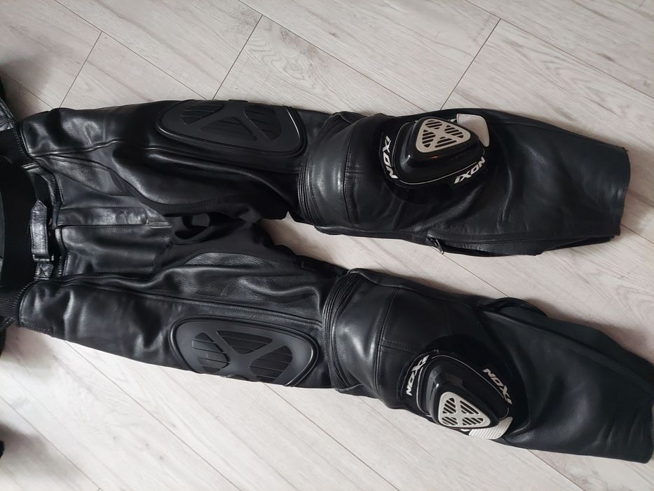 Kombinezon na motocykl