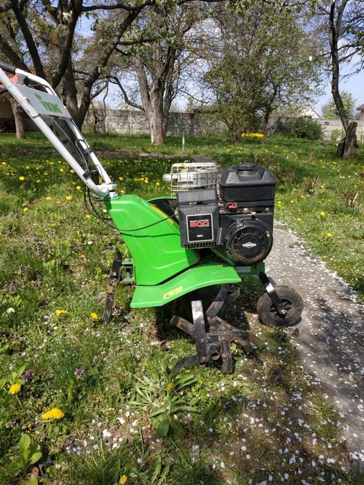 Мото культиватор Viking VH540 Briggs&Stratton 800 Series 205cc( повністю робочий,але потрібно  замінити тросик газу(коштує приблизно 200-400грн-)