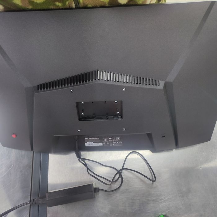 MSI Optix G24C4 144 Гц
