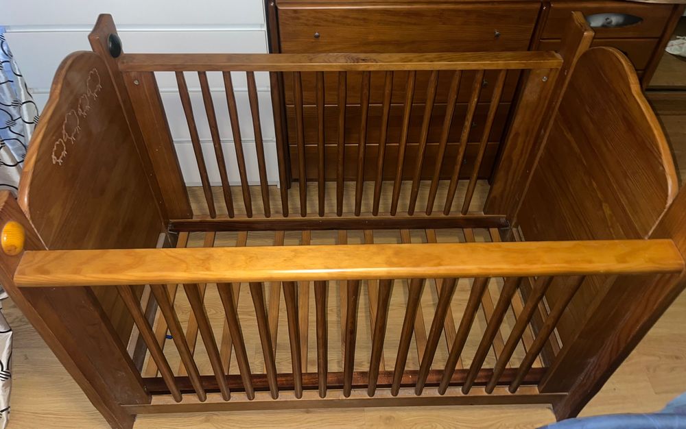 Berço de madeira 75x125cm