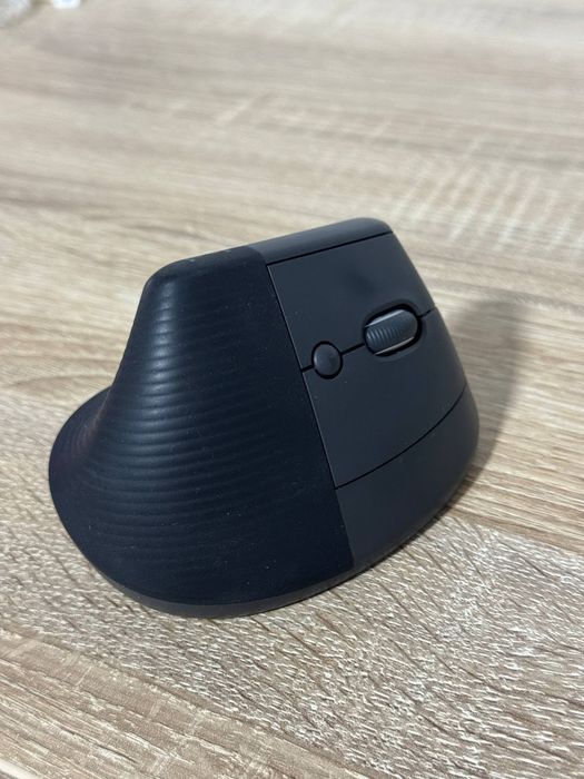 Бездротова миша Logitech Lift Ergonomic Vertical Graphite (910-006473)