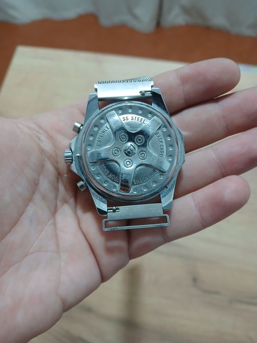 Часы Breitling, механические с автозаводом, на ходу.