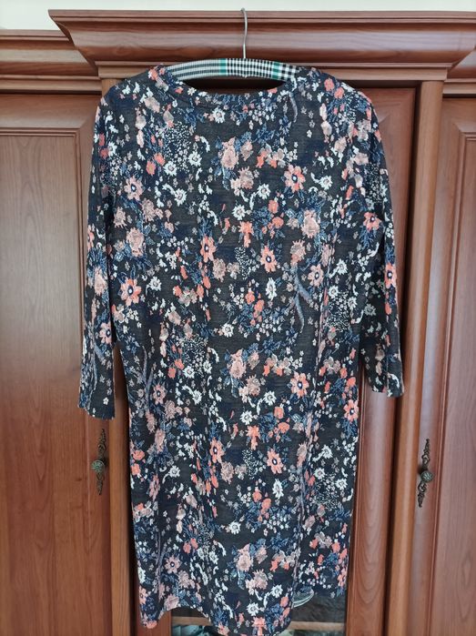 Sukienka w kwiaty