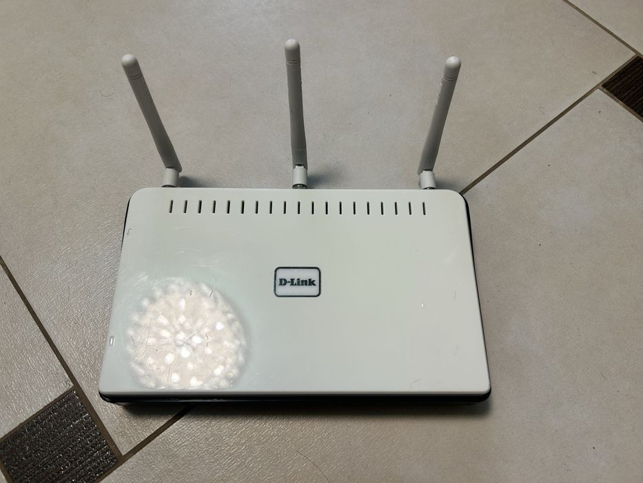 Роутер D-link dir-655