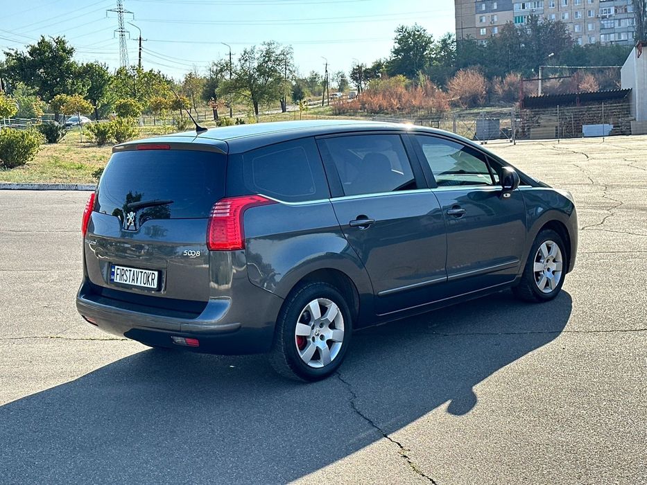PEUGEOT 5008 з пробігом