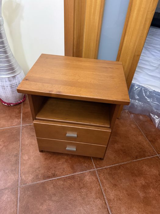 Mesinha de cabeceira
