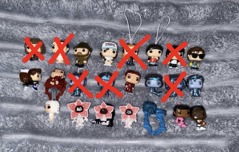 kinder joy stranger things фігурки