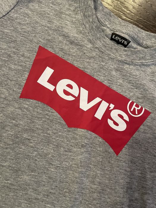 Лонгслів Levi’s оригінал 5 років