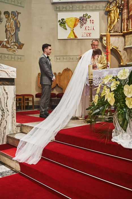 Welon ślubny długi z cyrkoniami