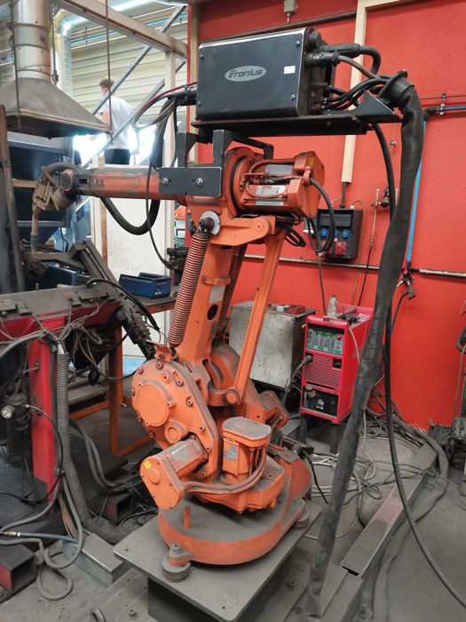 Cela spawalnicza z robotem ABB IRB1400 S4C+ spawarka FRONIUS TPS4000