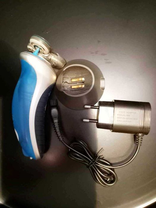 Máquina de barbear Philips Cool Skin