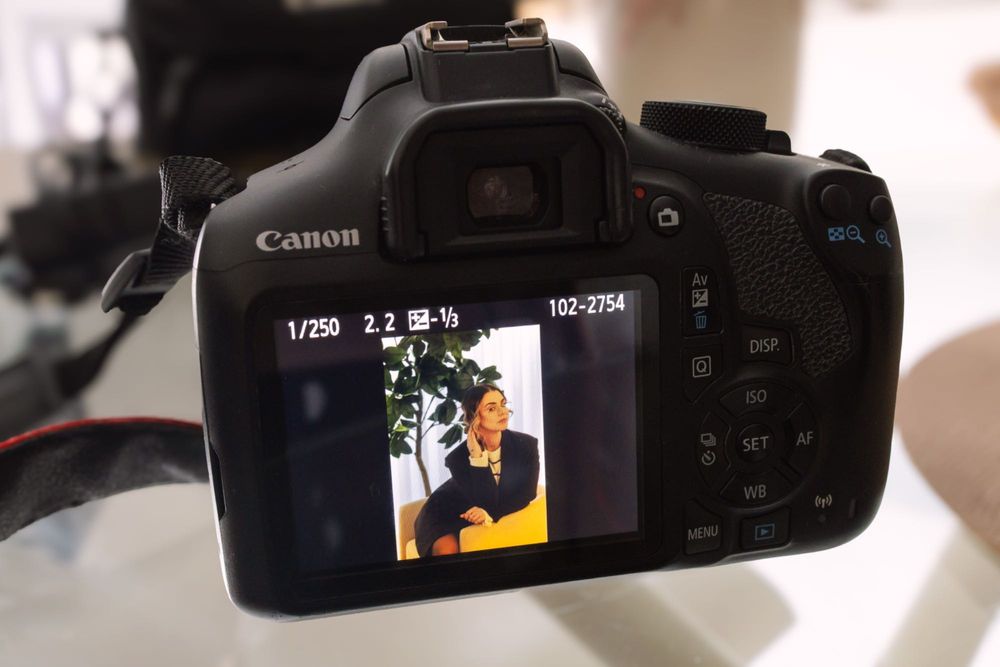 Canon 1300D + 18-55mm + 50mm 1.8 + Bolsa