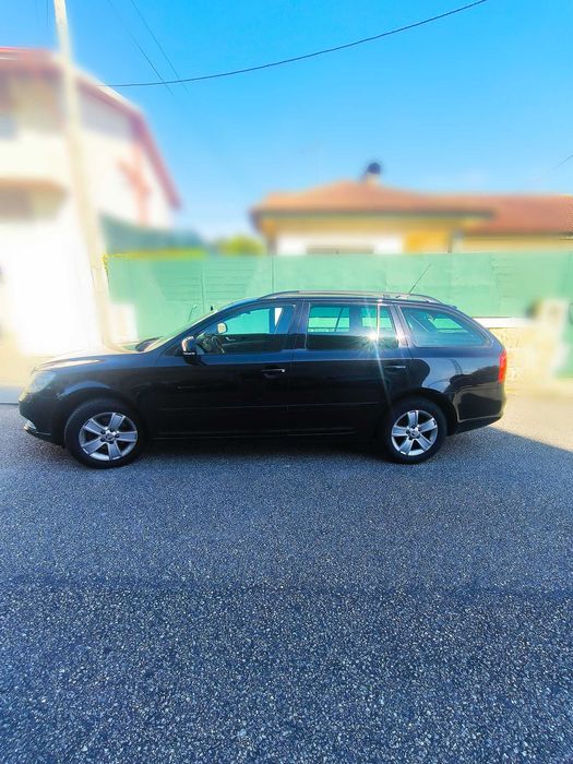 Skoda Octavia Break 1.6 TDI – Económica +Android auto/CarPlay + bem Estimada