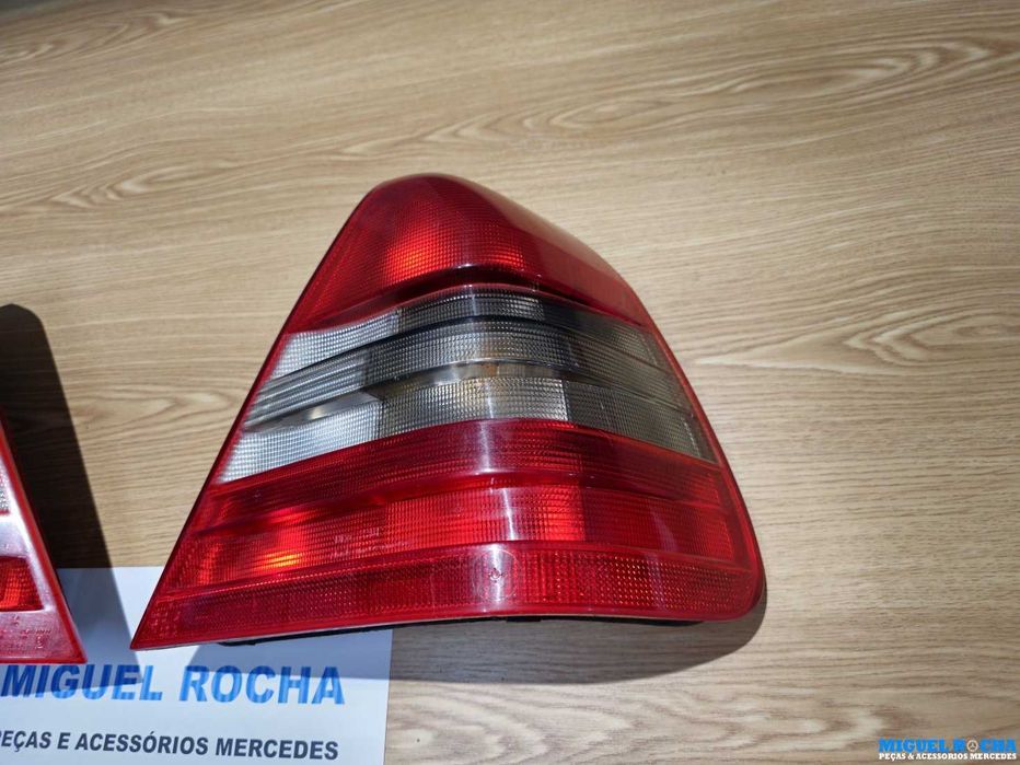 Conjunto de farolins Mercedes Classe C W202