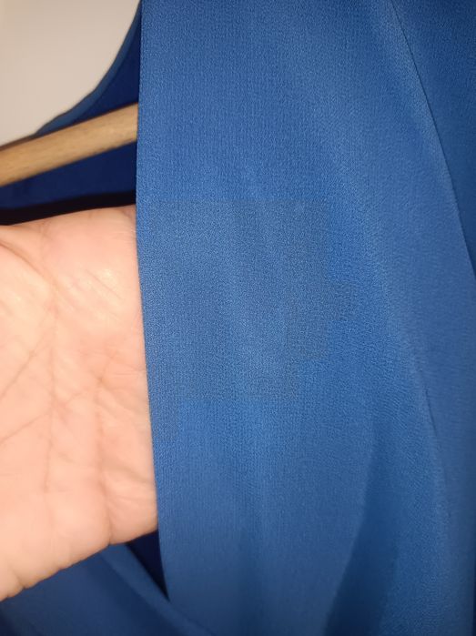 Niebiesko-kobaltowa sukienka na lato zwiewna