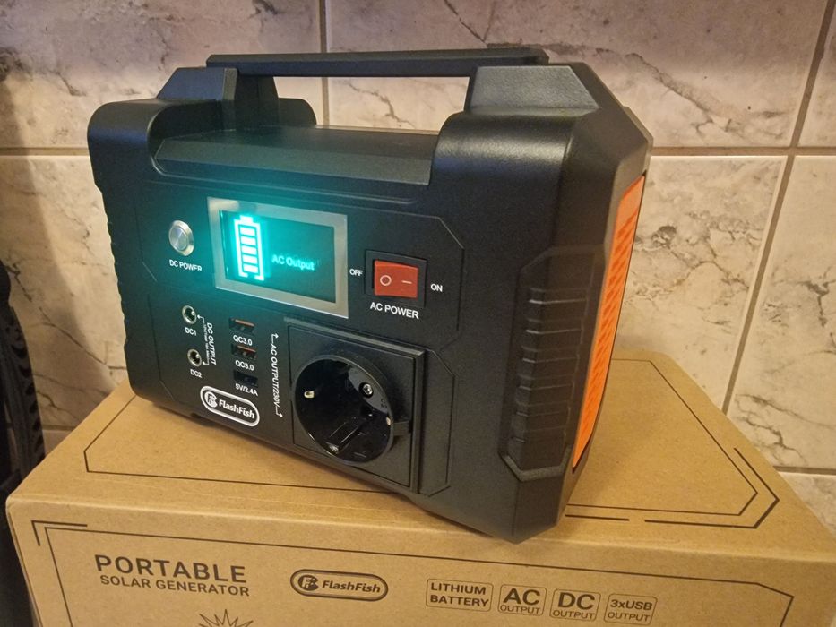 Powerbank Flashfish E200 z panelem solarnym 60W