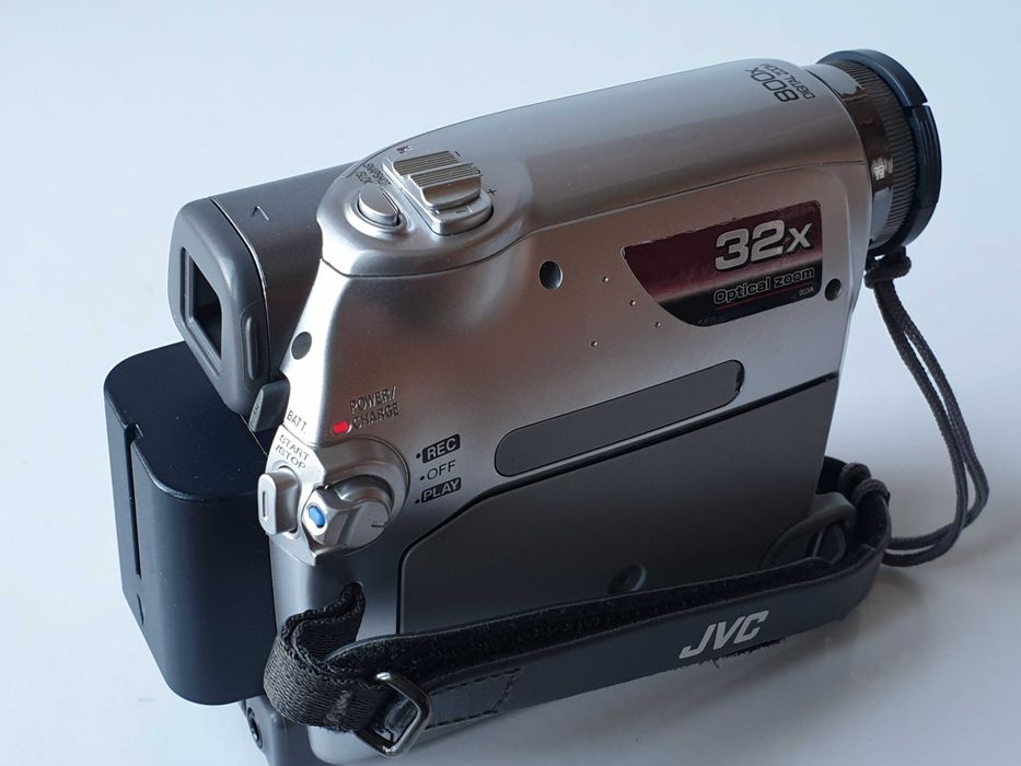 цифрова відеокамера JVC GR-D390EK digital video  SD JVC BN-VF707U