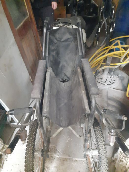 Продам инвалидную коляску.