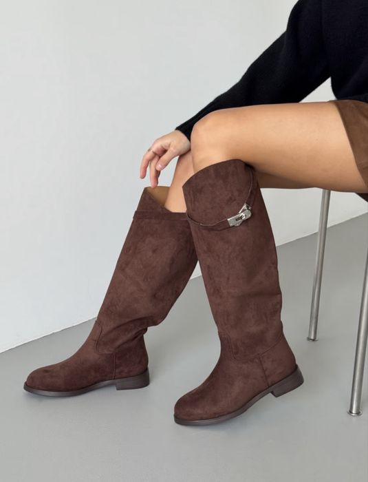 замшеві трендові чоботи